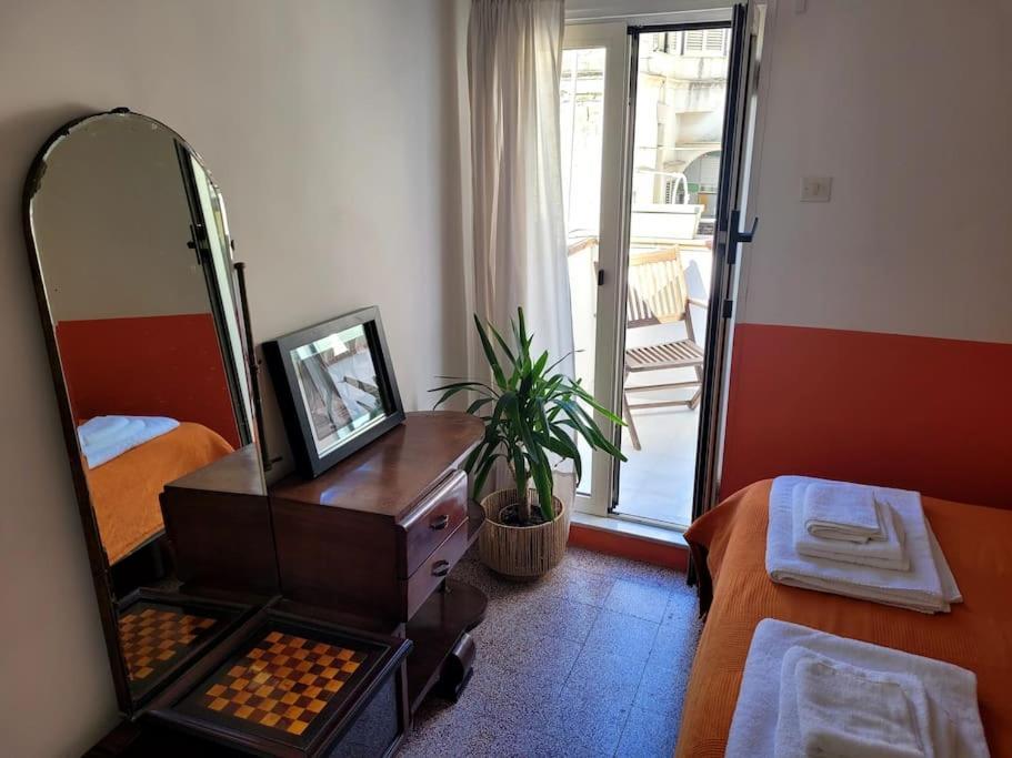 נאפולי Charming Apartment With Balcony In The Historic Center מראה חיצוני תמונה